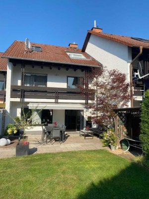 Exklusive Mietimmobilie – Modernes Einfamilienhaus mit  Garten / vollständig möbliert!