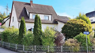 Charmantes Zweifamilienhaus  mit schönem Garten und Weitblick