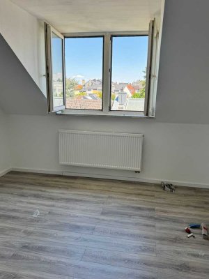Kernsanierte 3 Zimmerwohnung mit Küche