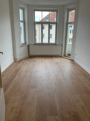Leerstehende Altbauwohnung mit Balkon zum Kauf - Provisionsfrei!