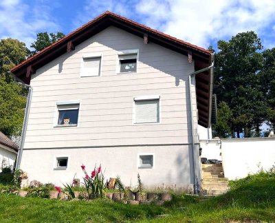 Attraktives Einfamilienhaus in Eggenfelden – Modernisiert, gepflegt & in ruhiger Hanglage