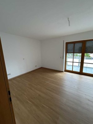 Schöne, helle, teilrenovierte Doppelhaushälfte in Odelzbausen