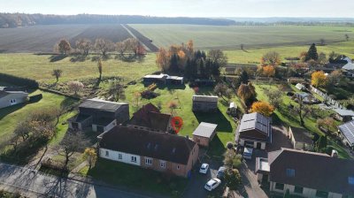 Ausbaufähige Doppelhaushälfte mit schönem Garten und Nebengelass