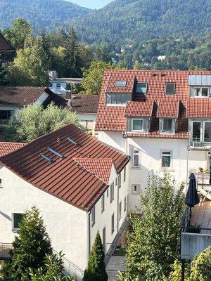 Über den Dächern der Stadt: Stilvolle 3 Zi Whg mit Aussicht
