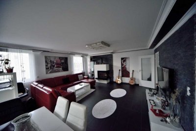 Exklusive Maisonette | 4 Zimmer | Kamin | Fußbodenheizung | EBK | Garage | Balkon | Köln-Sürth“