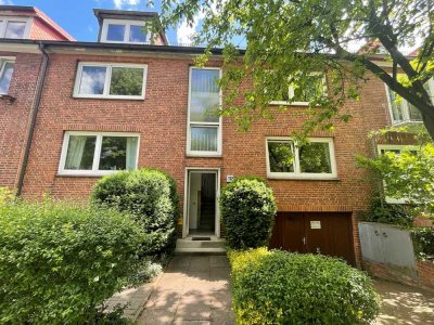 Vermietete 2-Zi-Wohnung mit Zukunftspotenzial und Garage in Eppendorf