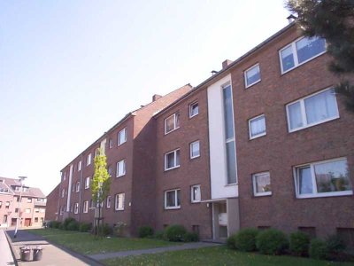 Wior renovieren für Sie! kleine 3-Zimmer-Wohnung mit Balkon  in Mönchengladbach Holt
