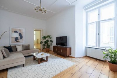 Gründerzeit-Traum in Steglitzer Bestlage: Große 2-Zimmer-Wohnung mit Balkon, Stuck & modernem Bad