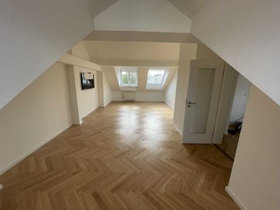 Exklusive, sanierte 2-Zimmer-Wohnung mit EBK in München