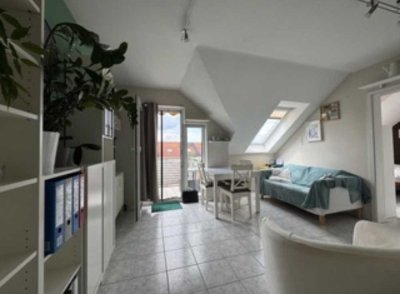 Helle möbilierte 2-Zimmer Wohnung mit Balkon in Walldorf