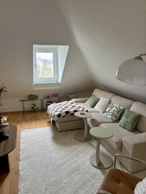 Schöne 2- Zimmer Dachgeschoßwohnung