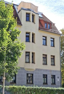 Erneuerte 1 R.-Whg. m.  Abst.-raum/Garage/Balkon/Einbauschrank