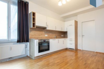 Nachmieter*in für 2-Zimmer Wohnung mit begehbarem Kleiderschrank im Stadtzentrum gesucht