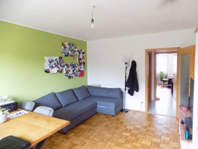 Schön wohnen… Helle, geräumige 2 Zi.-Wohnung m. Balkon im 1.Stock
