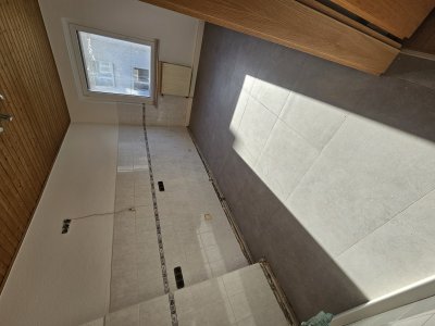 Schöne helle 2,5 Zimmer Wohnung