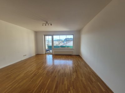 Gemütliche 1,5 Zimmer-Wohnung mit großer Südloggia und TG-Platz  in Villach Lind