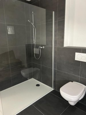 Neu möbliertes Zimmer in 4er WG im Neubau