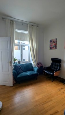 Schöne Zentrale Wohnung sanierten Altbau (2er WG)