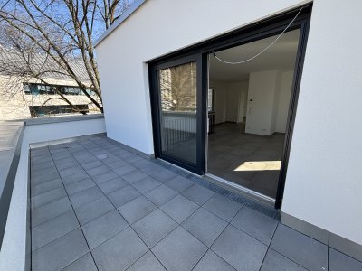Moderne 2-Zimmer-Dachgeschosswohnung mit großer Dachterrasse in Köln-Weidenpesch – ab sofort bezugsfrei