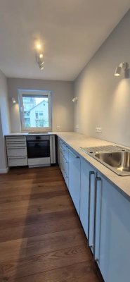 Helle, großzügige 2-Zimmer-Wohnung mit Stellplatz in Düsseldorf Gerresheim