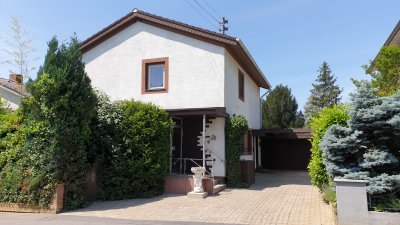 Freist. Einfamilienhaus begehrte Lage, Bj. 1967/80, ca. 215 qm, 604 qm, großer Garten, Wintergarten