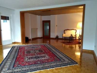 gemütliche 3-ZImmer-Wohnung, ruhig, zentral, mit großem Balkon