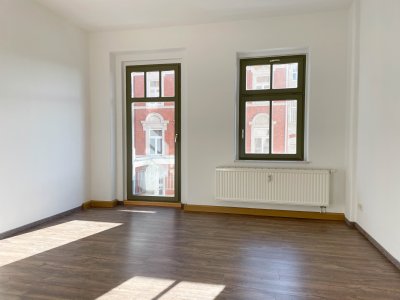 Helle 2-Raum-Wohnung mit Balkon und Aufzug