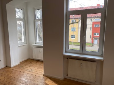 Elbnahe und frisch renovierte Wohnung mit Erker im Gründerzeithaus in MD / Fermersleben