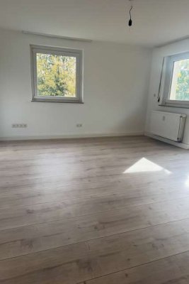 Helle 4 Zimmer Wohnung mit Balkon und Einbauküche Bezug ab 01.01.2026
