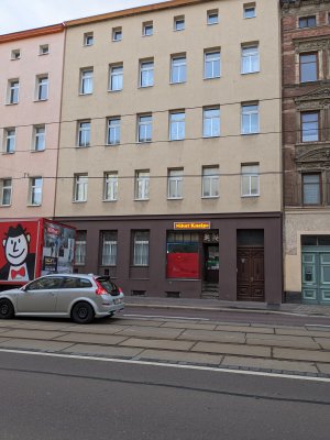 2 Zimmerwohnung mit Flur, Küche und Bad