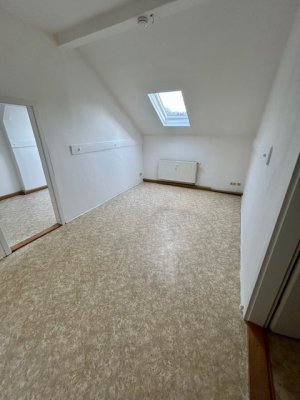 Solide 2 Raum Dachgeschoßwohnung im Zentrum von Weida