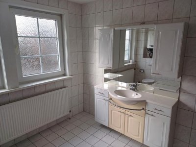 3 Zimmer Etagenwohnung mit Balkon zu vermieten