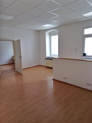 Büro / Geschäft / Arbeiten und Wohnen / incl. Parkplatz / Garage möglich - zentrale Lage Linz!
