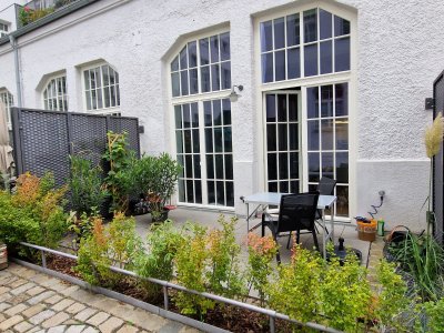 Einmalige toprestaurierte Galeriewohnung in ehemaligem Industriekomplex