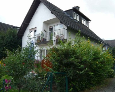 Helles, voll-möbeliertes Dachgeschoss-Appartement in Nidderau-Heldenbergen