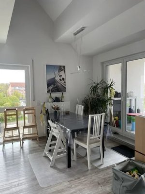 Wunderschöne, helle 3,5-Zimmer-Wohnung mit Galerie im 3.OG | Maisonette Nürnberg