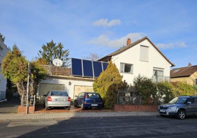 TOP Lage - Freistehendes ZweiFamilienhaus mit Garten, Terrasse und viel Potenzial