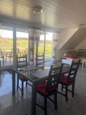 Große Möblierte 2,5 Zimmer Wohnung mit Balkon Nähe zu Mercedes, IBM und Bosch